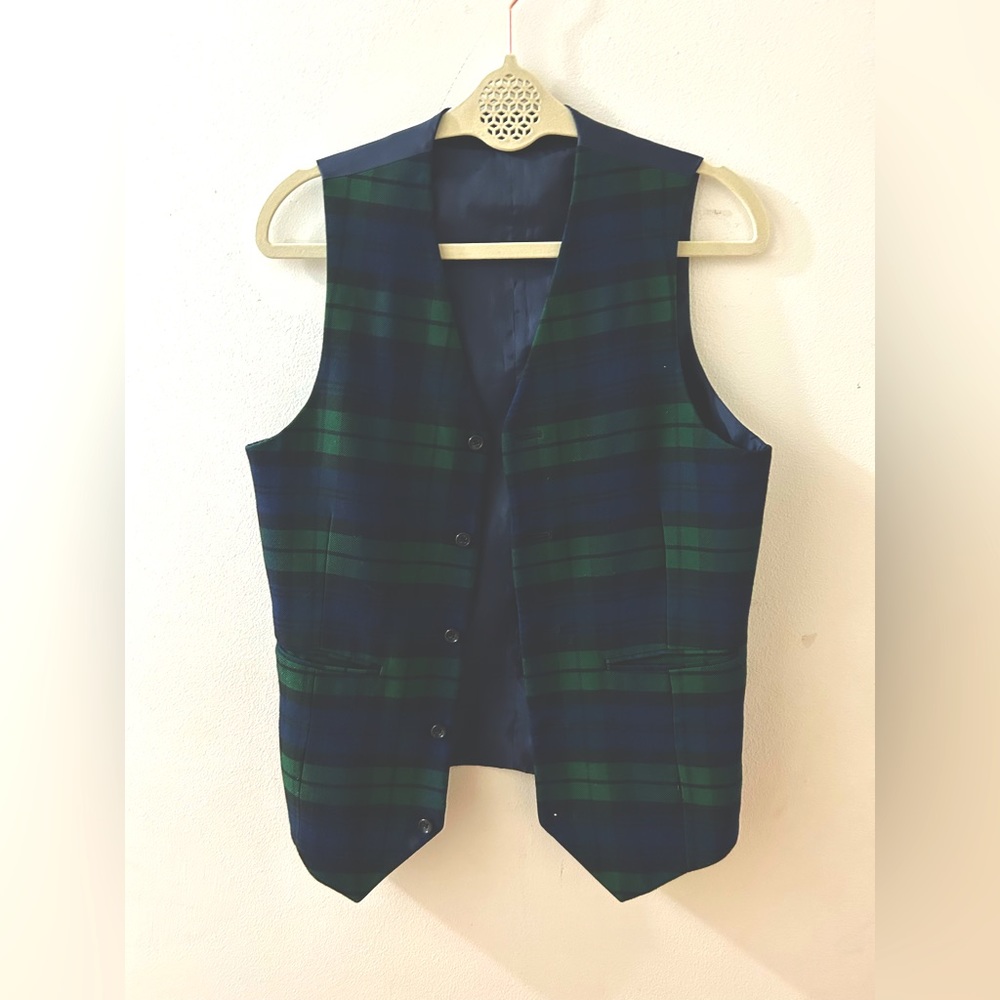 Size medium plaid vest